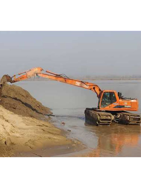 加長(zhǎng)臂水路兩用挖掘機(jī)